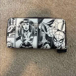Coach X Marvel 3477 Zip Accordion Wallet RARE